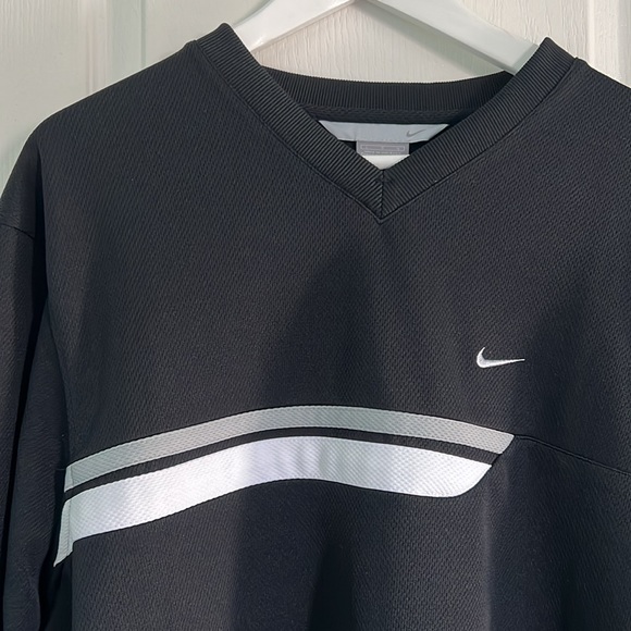 Nike Long Sleeve - Picture 3 of 5